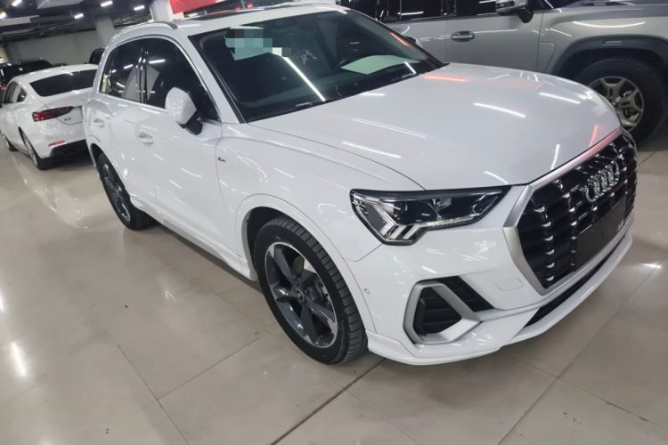 Used Audi Q3 2022 35 TFSI Fashion Dynamic Model Front Right 45 Deg