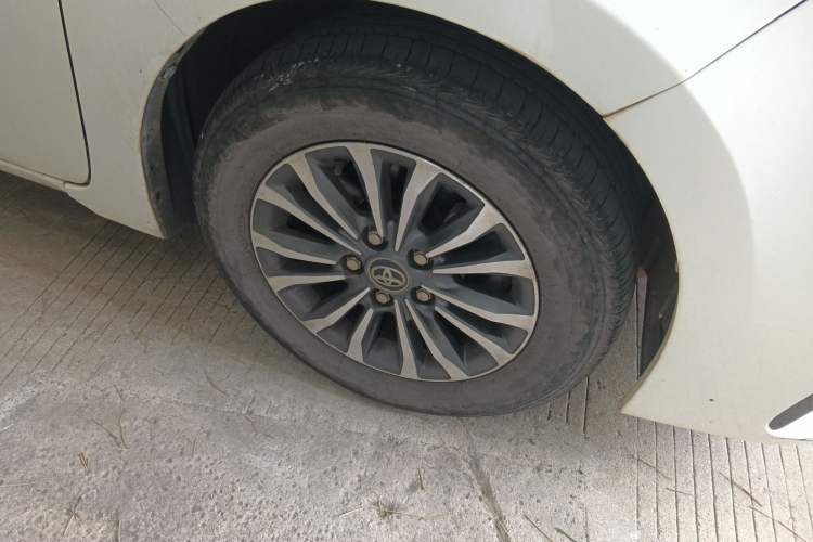 Used Toyota Corolla 2017 Revised Version 1.2T S-CVT GL Right Front Wheel Hub