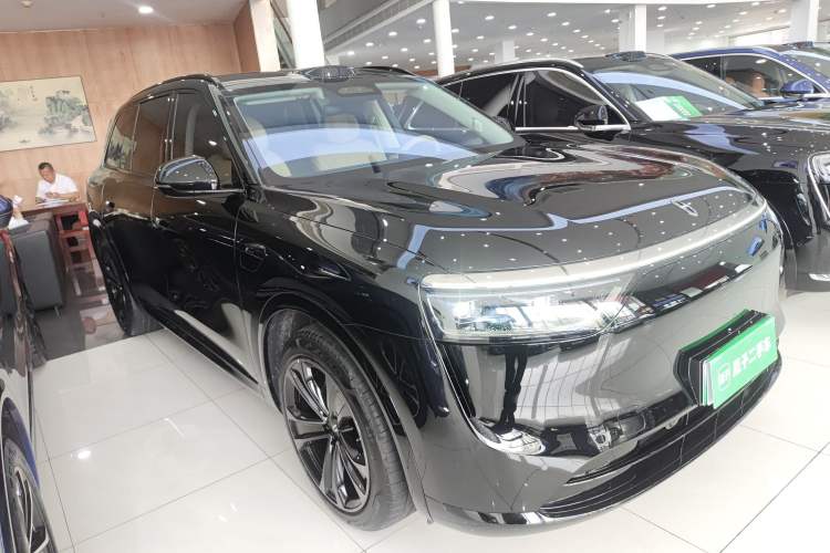 Used Hima AITO M8 2025 Extended-Range Max+ Version 53.4 kWh 6-Seater Edition Exterior 1