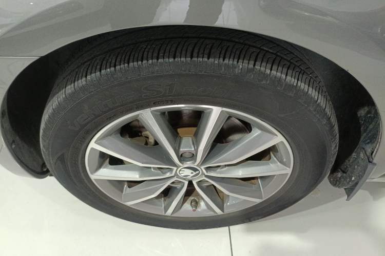 Used Skoda Octavia 2017 1.6L Automatic Chuanxing Edition
