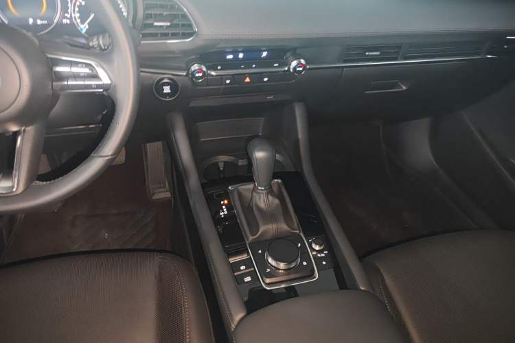 Used Mazda 3 Axela 2023 2.0L Automatic Zhiya Edition Gear Lever