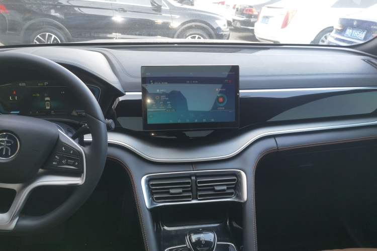 Used BYD Song PLUS 2020 1.5T Automatic Luxury Version Audio And AC Panel