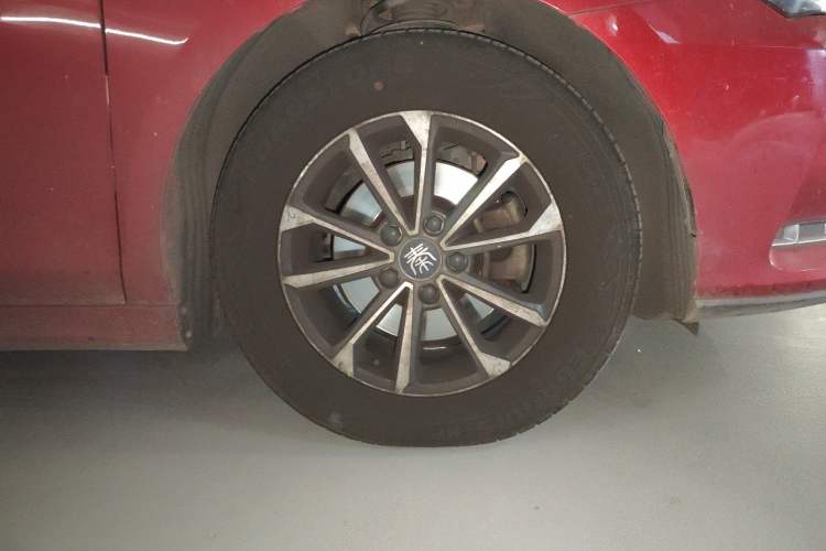 Used BYD Qin Pro New Energy 2019 DM Super Edition 1.5TI Automatic Smart Connect X-Trail Model China VI Standard Right Front Wheel Hub