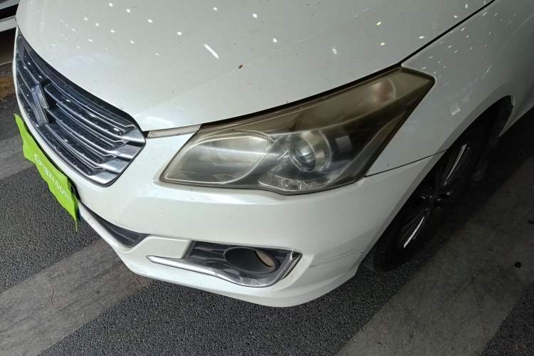 Used Suzuki Alivio 2015 1.6L Automatic Comfort Model Left Front Headlight