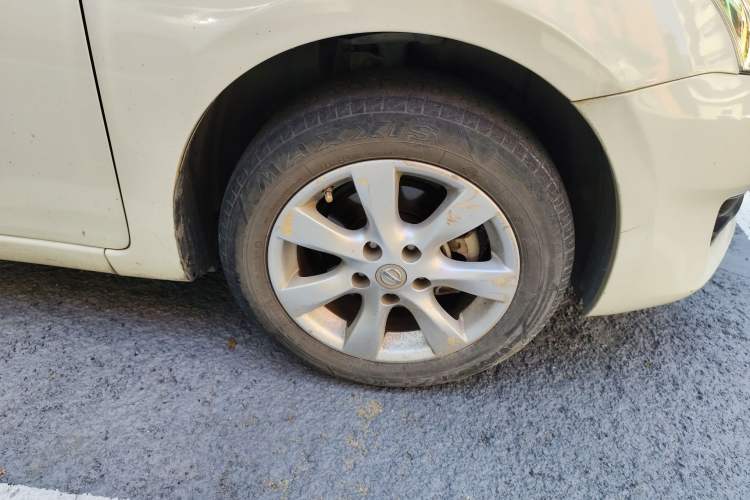 Used Nissan Tiida 2014 1.6L CVT Comfort Model
