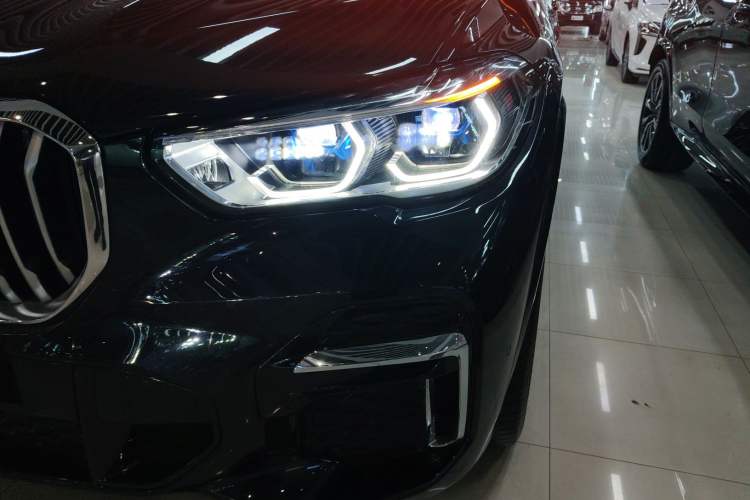 Used BMW X5 2022 Restyled xDrive 30Li Luxury Version M Sport Package
