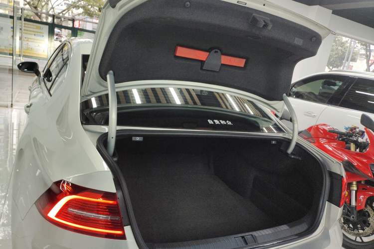 Used Volkswagen Magotan 2019 330TSI DSG Leading Model China VI Standard