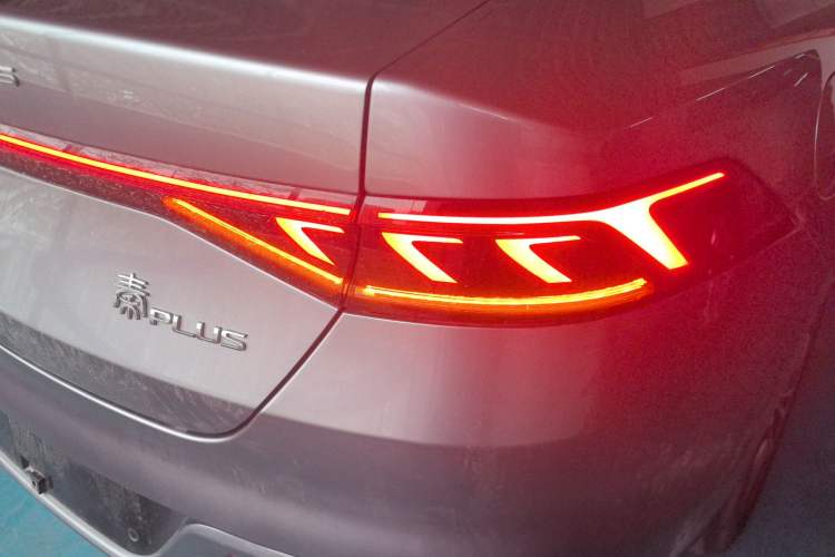 Used BYD Qin PLUS 2021 DM-i 55KM Flagship Model Right Rear Taillight