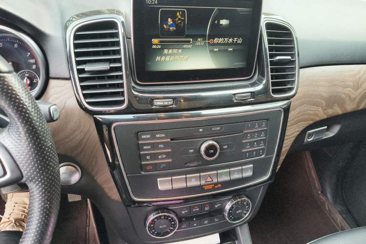 Used Mercedes-Benz GLE 2015 GLE 400 4MATIC Audio And AC Panel