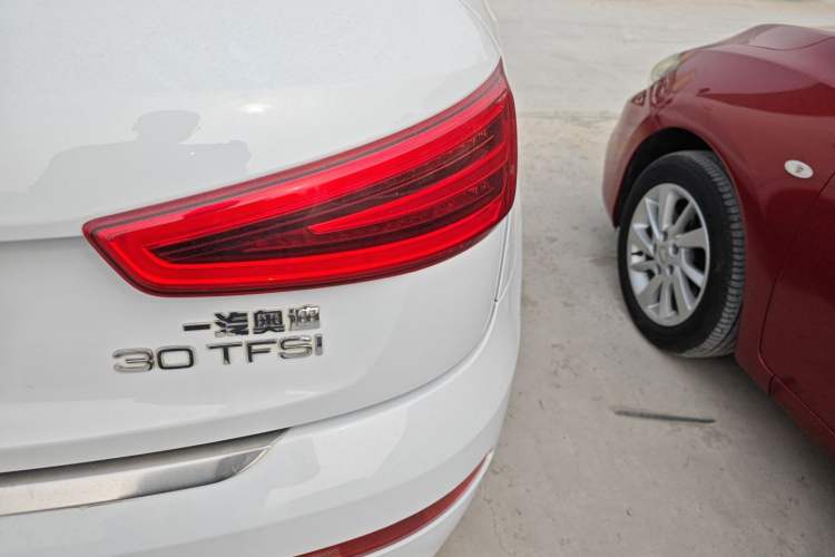 Used Audi Q3 2015 30 TFSI Comfort Model
