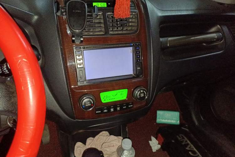 Used Kia Sportage 2009 2.0L Manual Two-Wheel-Drive GLS Audio And AC Panel