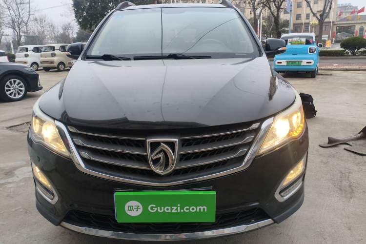 Used Baojun 560 2015 1.8L manual luxury version
