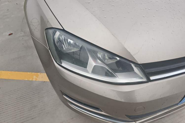 Used Volkswagen Golf 2014 1.6L Automatic Comfort Model Right Front Headlight