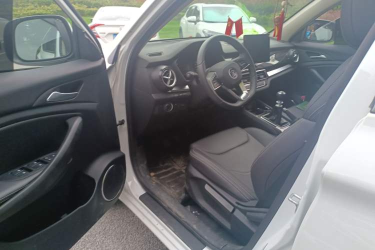 Used BYD Song 2021 Classic Edition 1.5T Manual Luxury Model
