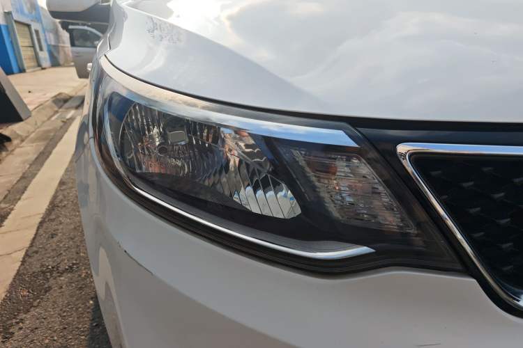 Used Kia K2 2015 Sedan 1.4L Automatic GLS