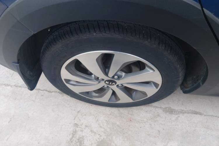 Used Kia KX Cross 2017 1.4L AT GLS
