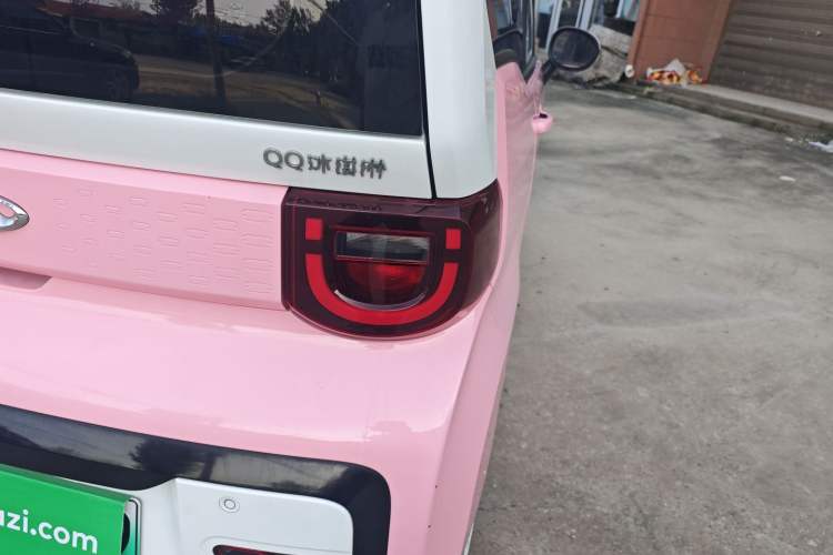 Used Chery New Energy QQ Ice Cream 2022 Taohuanxi Fragrant Peach Model
