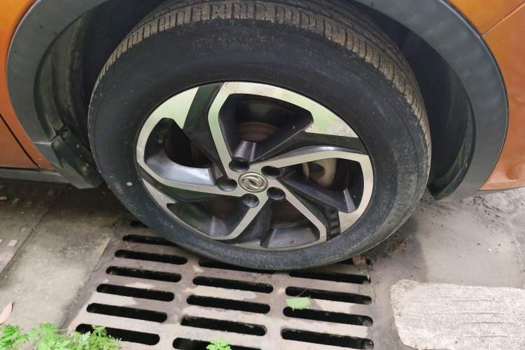 Used Dongfeng Aeolus AX5 2017 1.4T Automatic Qushang Model Right Front Wheel Hub