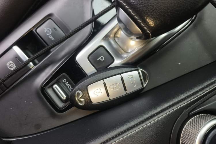 Used Infiniti QX50 2018 2.0T Four-Wheel Drive Smart Edition Vehicle Key