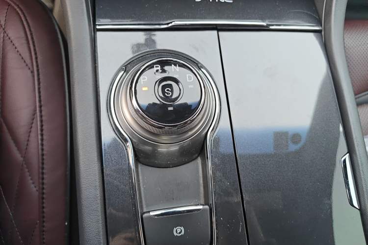 Used Ford Taurus 2018 EcoBoost 245 LTD Limited Edition China V Standard Gear Lever