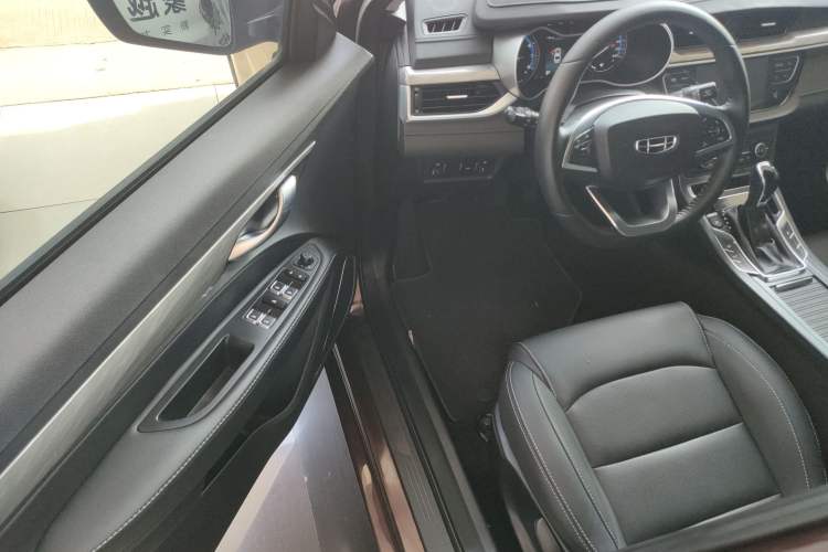 Used Geely Auto Emgrand 2019 Leading Edition 1.5L CVT Luxury Model China VI Standard