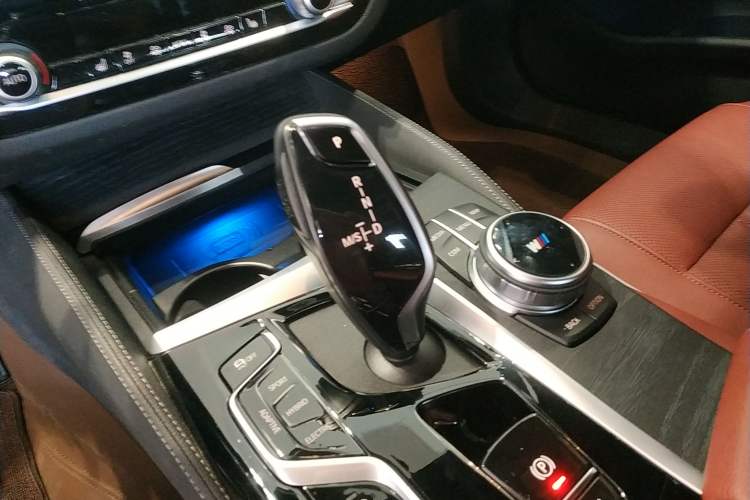 Used BMW 5 Series New Energy 2022 Second Facelift 535Le M Sport Package
