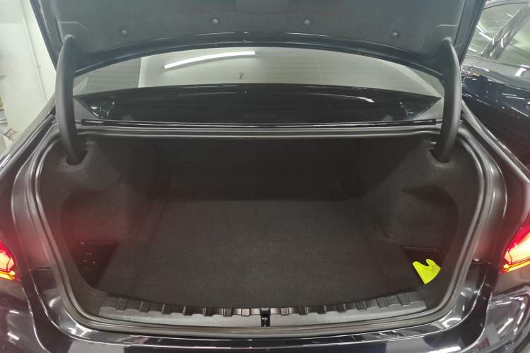 Used BMW 3 Series 2023 325Li M Sport Night Edition Package Trunk