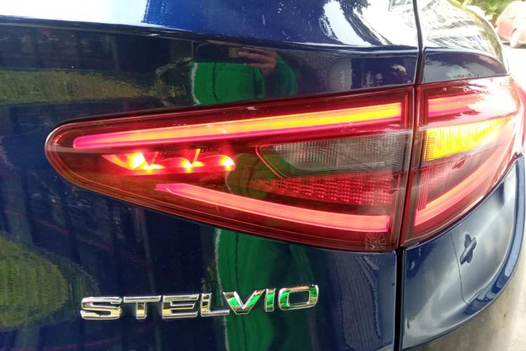 Used Alfa Romeo Stelvio 2017 2.0T 280HP Luxury Edition