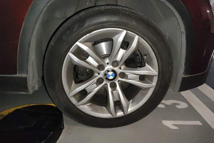 Used BMW X1 2012 xDrive20i Right Front Wheel Hub