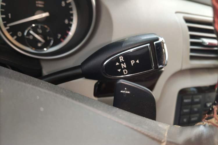 Used Mercedes-Benz R-Class 2010 R 350 L 4MATIC