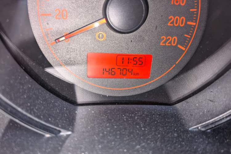 Used Honda Fit 2014 1.5L LX Manual Comfort Model Odometer Close Up