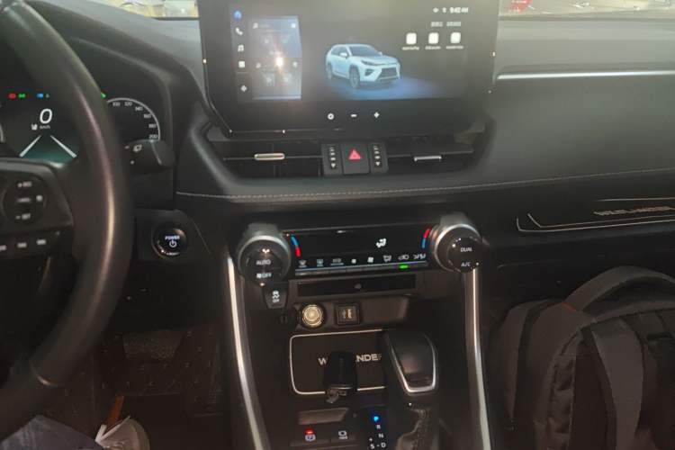 Used Toyota Wildlander 2023 Dual-Engine 2.5L E-CVT 4x4 Luxury PLUS Edition
