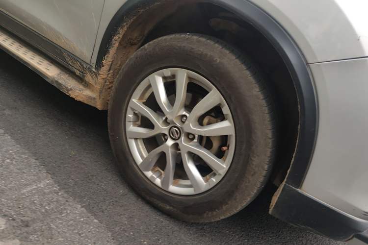 Used Nissan X-Trail 2017 2.0L CVT Comfort Edition 2WD Right Front Wheel Hub