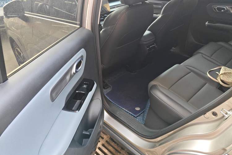 Used AION Y 2023 Younger Star Edition