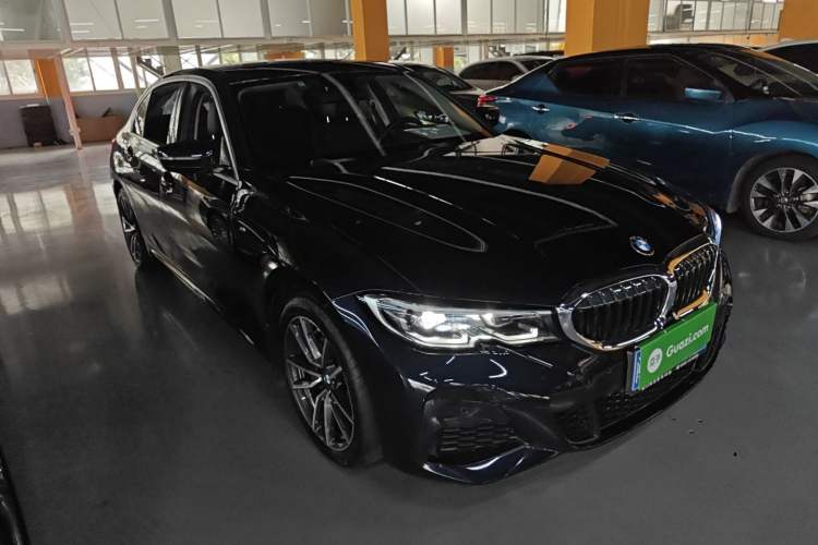 Used BMW 3 Series 2022 320Li M Sport Package Front Right 45 Deg