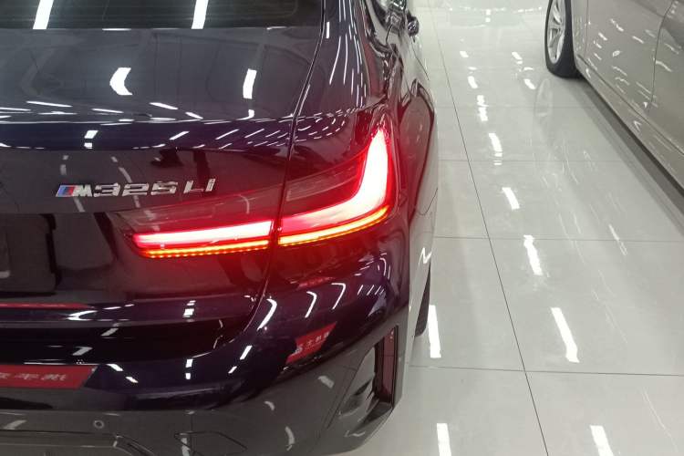 Used BMW 3 Series 2025 325Li M Sport Package Right Rear Taillight