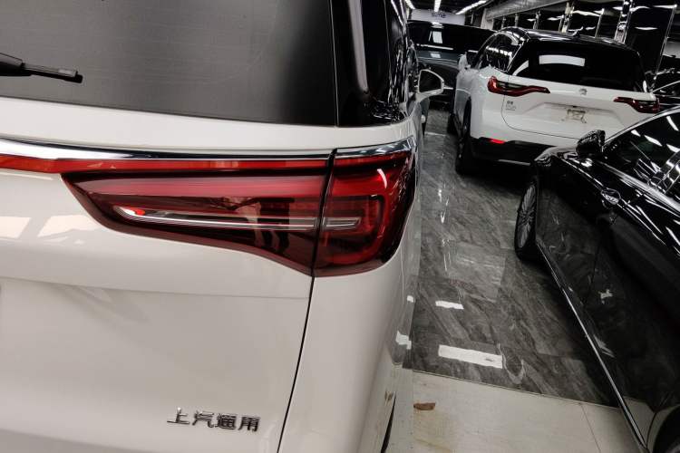 Used Buick GL8 2022 ES Landtrek 653T Comfort Edition Right Rear Taillight