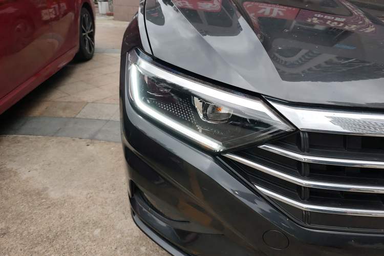 Used Volkswagen Sagitar 2021 280TSI DSG Excellence Edition Right Front Headlight