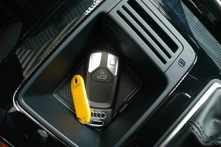 Used Audi A4L 2024 40 TFSI Luxury Dynamic Edition Vehicle Key