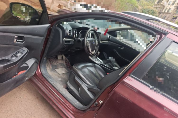 Used Venucia T70 2015 2.0L CVT Smart Edition