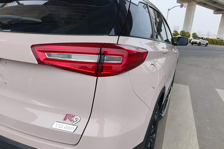 Used FAW Senya R9 2018 1.2T Automatic Luxury Smart Edition
