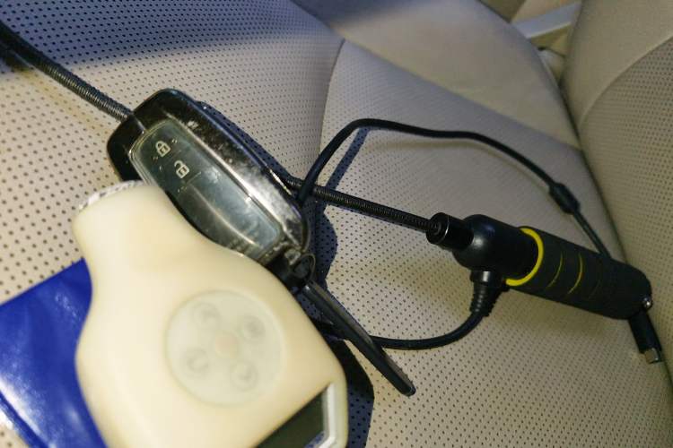 Used Toyota Prado 2018 3.5L Automatic TX-L with Rear-Mounted Spare Tire Vehicle Key