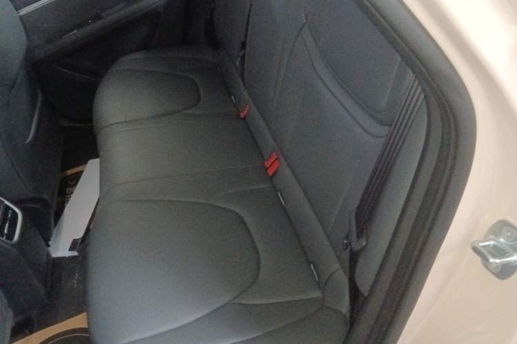 Used XPeng MONA M03 2025 600 with Ultra-Long Range Max Left Rear Seat