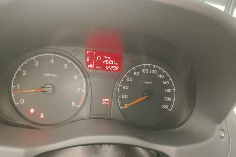 Used Hyundai Verna (older generation) 2014 1.4L Automatic Smart GLS Odometer Close Up