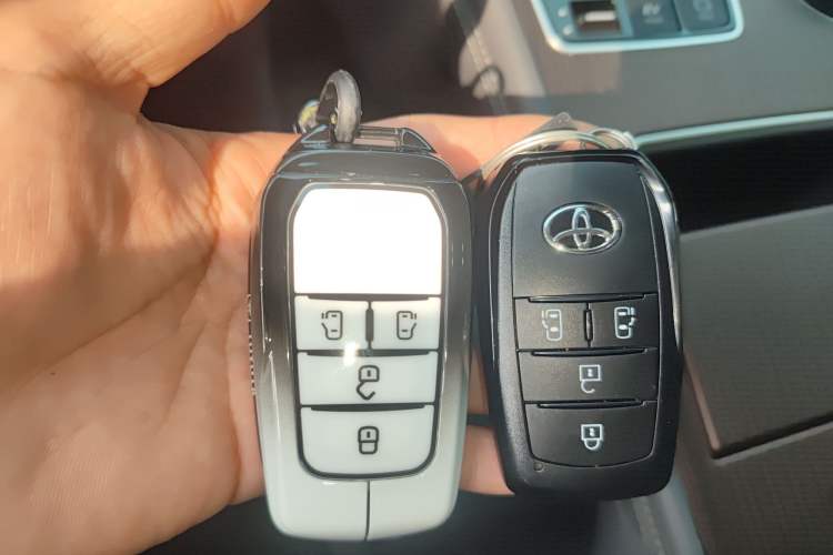 Used Toyota Granvia 2024 2.5L Hybrid Comfort Edition