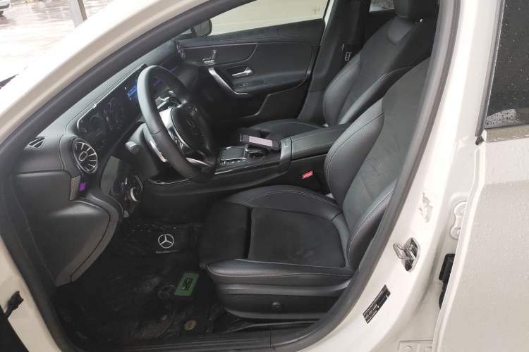 Used Mercedes-Benz A-Class 2020 Restyled A 200 L Sport Sedan Fashion Version
