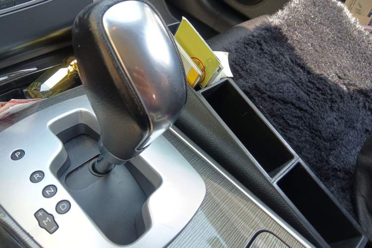 Used Renault Latitude 2015 2.0L CVT Fashion Edition Gear Lever