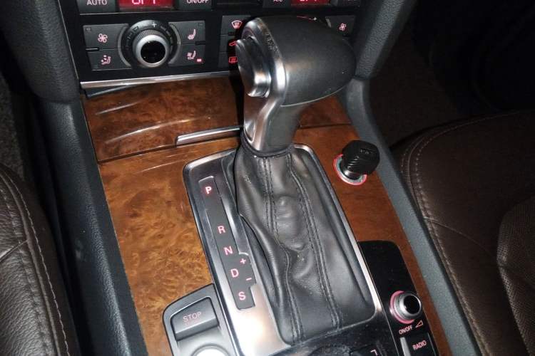 Used Audi Q7 2014 35 TFSI Sport Edition Gear Lever