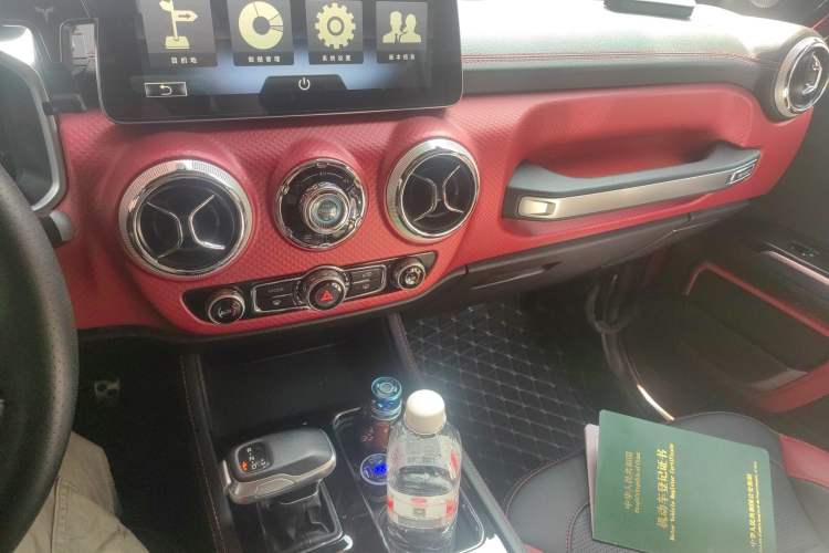 Used BAIC Off-Road BJ40 2020 2.0T Automatic Four-Wheel Drive Urban Hunter Edition Chivalrous Type Audio And AC Panel