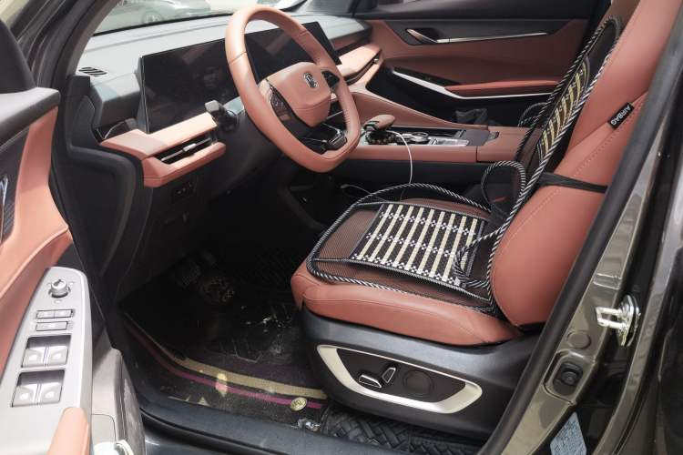 Used CHANGAN CS75 PLUS 2023 3rd Generation 1.5T Automatic Prestige Model
